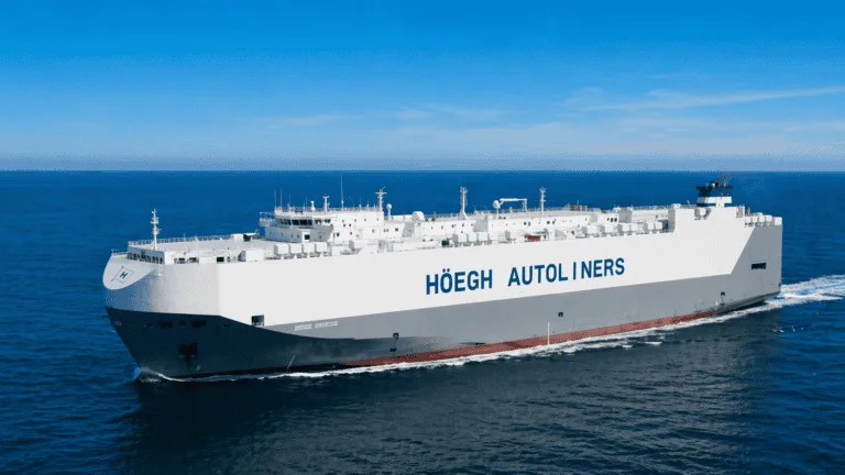 MV Hoegh America: 25 MT/day Held, Cleaning Under 2hrs