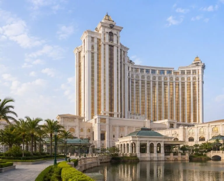 Macau Casino Hotel: Calorifier Scale Controlled